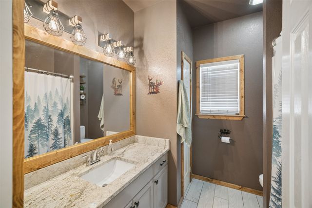 10887 E Canyon Oaks Road, Claremore, OK 74017