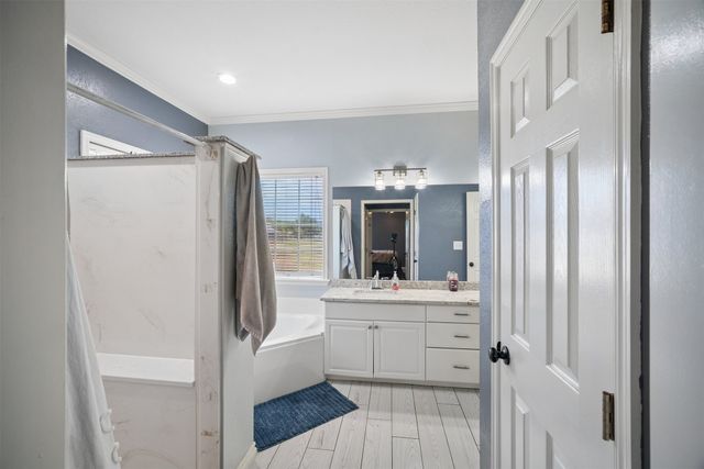 10887 E Canyon Oaks Road, Claremore, OK 74017