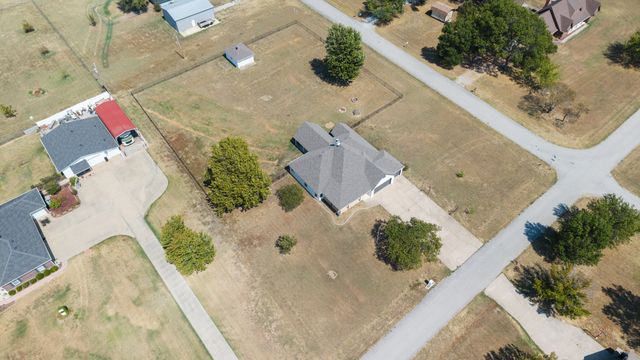 10887 E Canyon Oaks Road, Claremore, OK 74017