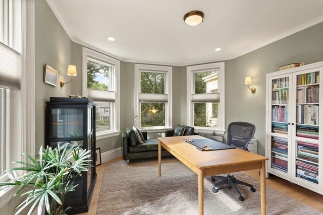 4 Eliot Rd, Lexington, MA 02421
