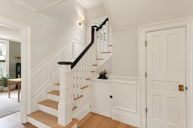 4 Eliot Rd, Lexington, MA 02421