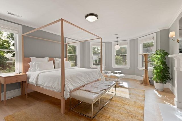 4 Eliot Rd, Lexington, MA 02421