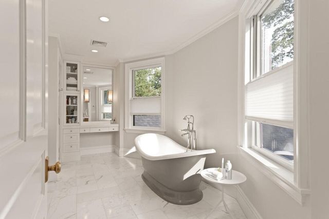 4 Eliot Rd, Lexington, MA 02421