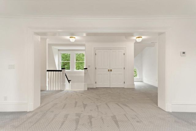 4 Eliot Rd, Lexington, MA 02421
