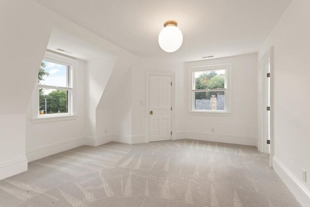 4 Eliot Rd, Lexington, MA 02421