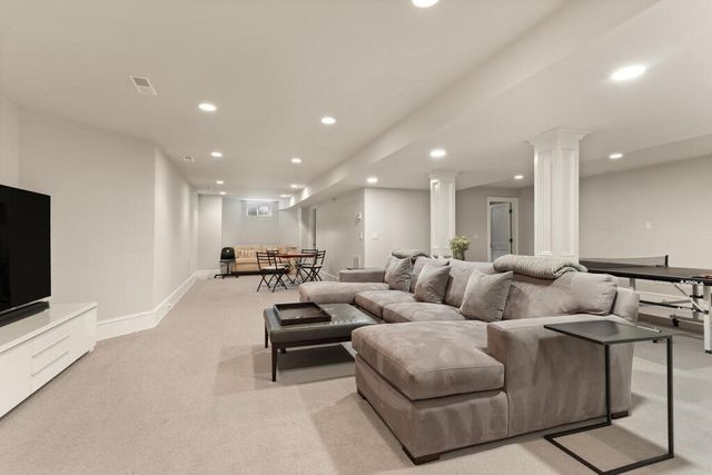 4 Eliot Rd, Lexington, MA 02421