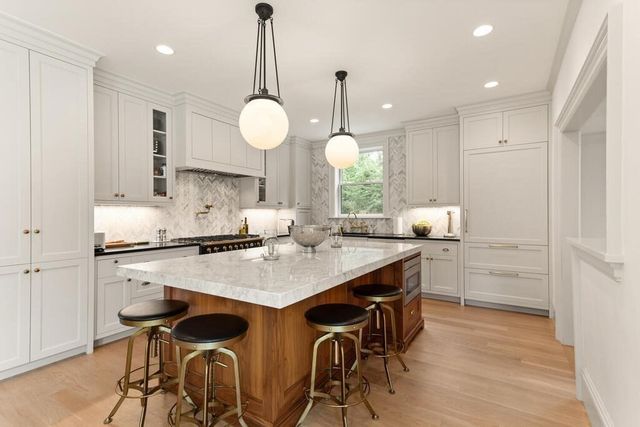 4 Eliot Rd, Lexington, MA 02421