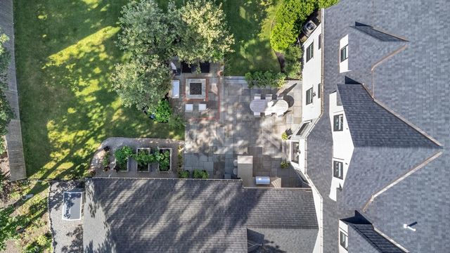 4 Eliot Rd, Lexington, MA 02421