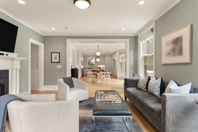 4 Eliot Rd, Lexington, MA 02421