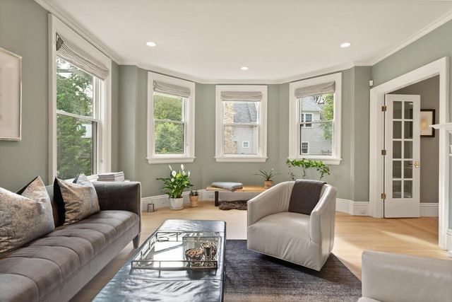 4 Eliot Rd, Lexington, MA 02421