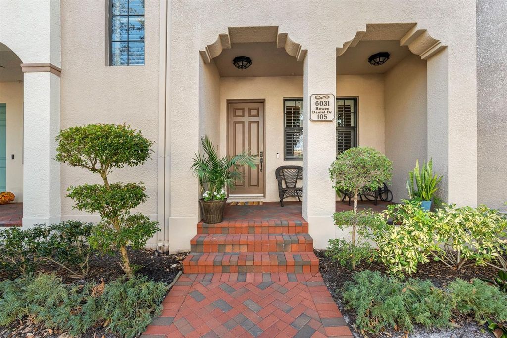 Image 2 of property listing at 6031 BOWEN DANIEL DRIVE 105, Tampa, FL 33616