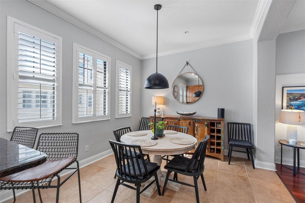 Image 12 of property listing at 6031 BOWEN DANIEL DRIVE 105, Tampa, FL 33616