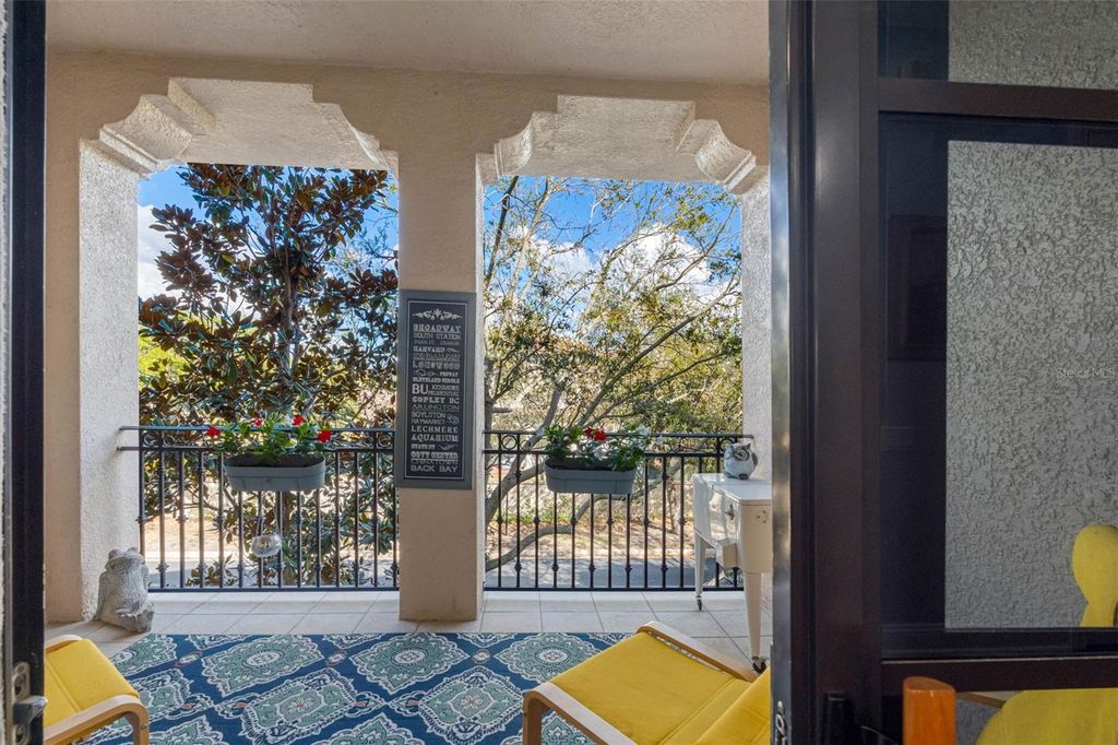 Image 17 of property listing at 6031 BOWEN DANIEL DRIVE 105, Tampa, FL 33616