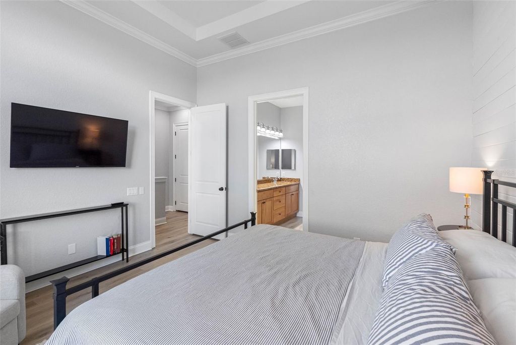 Image 24 of property listing at 6031 BOWEN DANIEL DRIVE 105, Tampa, FL 33616