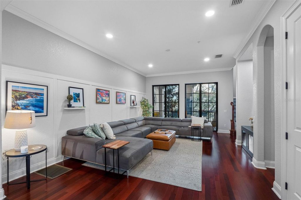 Image 4 of property listing at 6031 BOWEN DANIEL DRIVE 105, Tampa, FL 33616