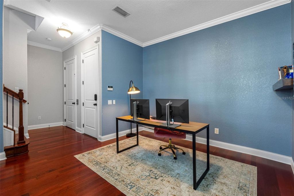 Image 36 of property listing at 6031 BOWEN DANIEL DRIVE 105, Tampa, FL 33616