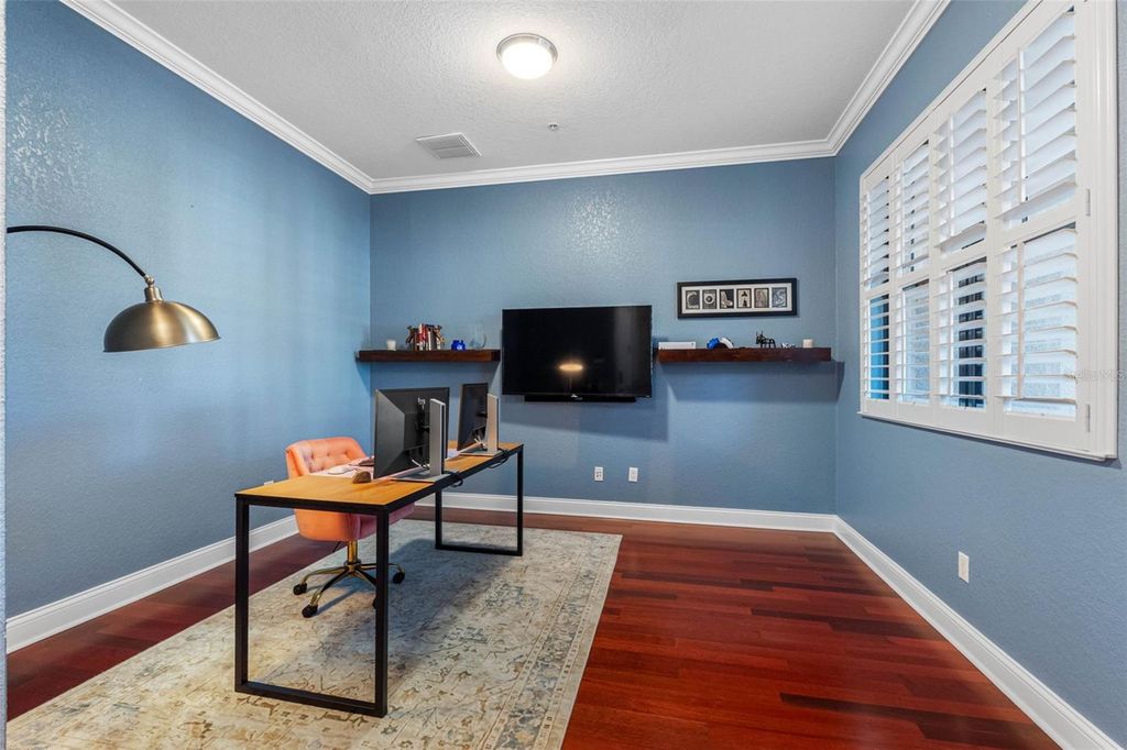 Image 37 of property listing at 6031 BOWEN DANIEL DRIVE 105, Tampa, FL 33616