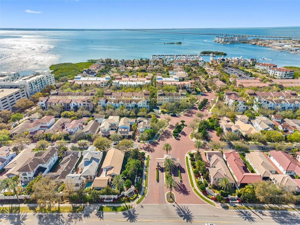 Image 39 of property listing at 6031 BOWEN DANIEL DRIVE 105, Tampa, FL 33616