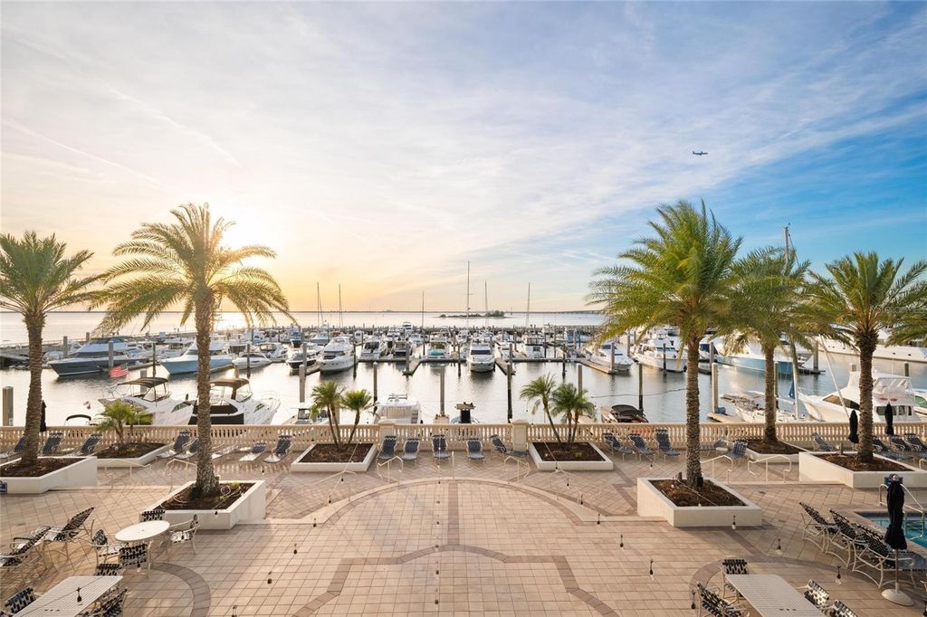 Image 45 of property listing at 6031 BOWEN DANIEL DRIVE 105, Tampa, FL 33616