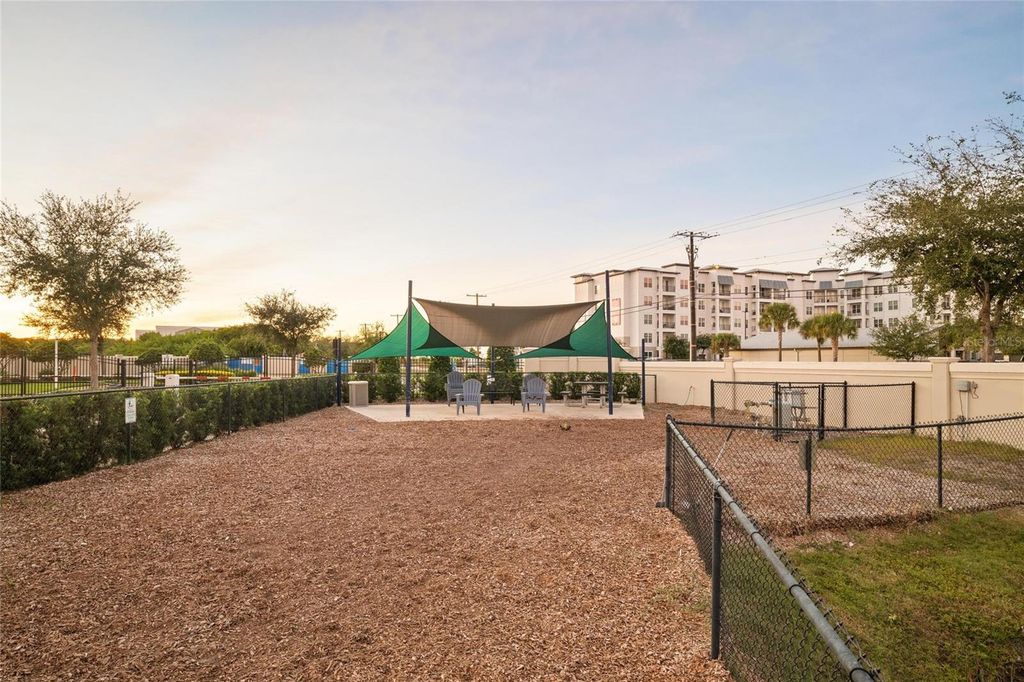 Image 68 of property listing at 6031 BOWEN DANIEL DRIVE 105, Tampa, FL 33616