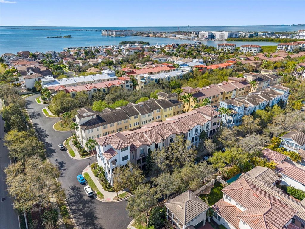 Image 72 of property listing at 6031 BOWEN DANIEL DRIVE 105, Tampa, FL 33616