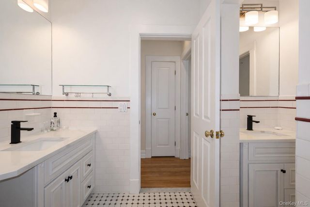 16 Clinton Avenue, Dobbs Ferry, NY 10522