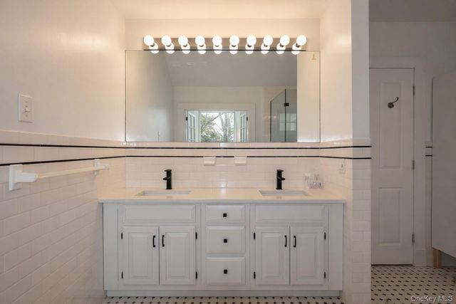 16 Clinton Avenue, Dobbs Ferry, NY 10522