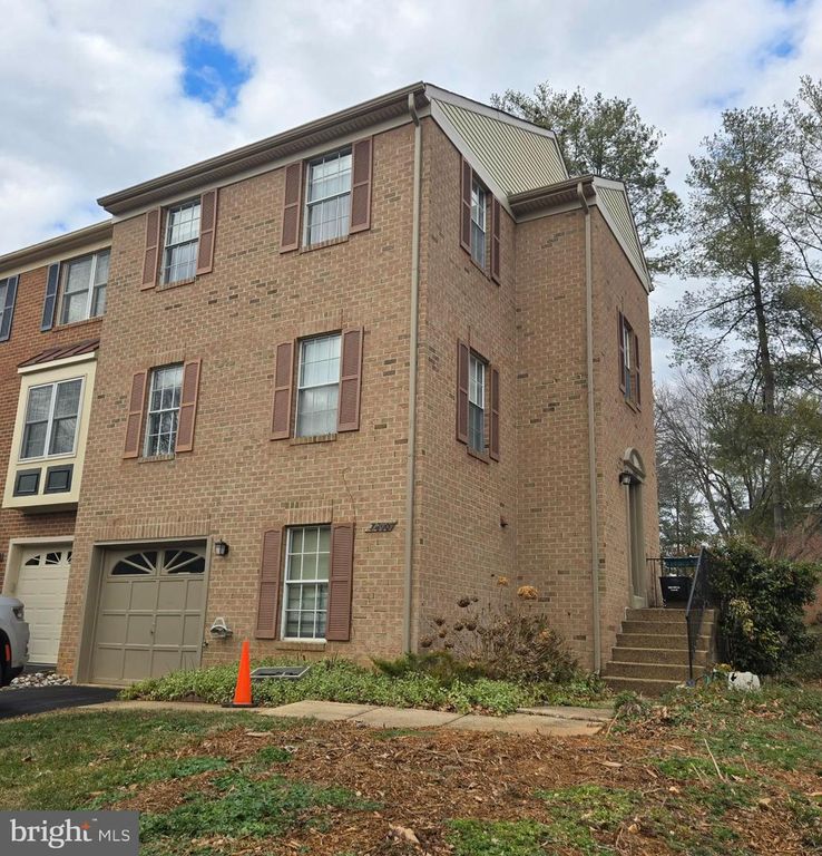 7800 SOLOMON SEAL DR, Springfield, VA 22152