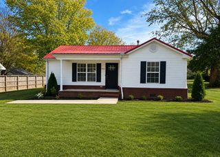 902 S Russell St, Portland, TN 37148