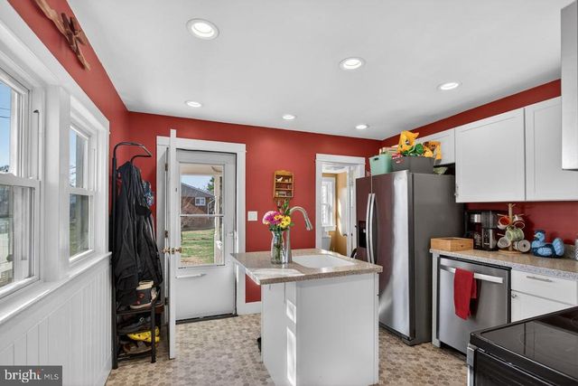 82 ROSSER DR, Luray, VA 22835