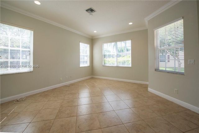 3371 Lakeside Dr 27, Davie, FL 33328