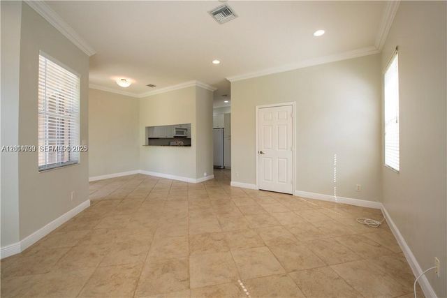 3371 Lakeside Dr 27, Davie, FL 33328