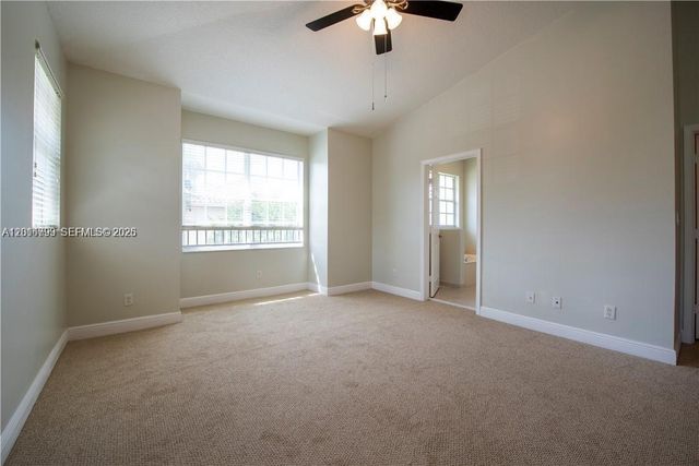 3371 Lakeside Dr 27, Davie, FL 33328