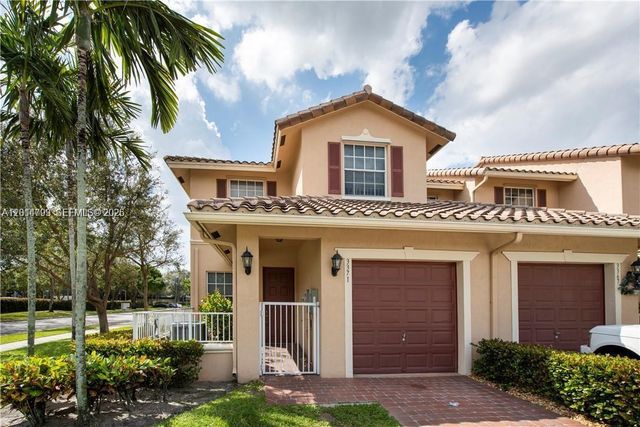 3371 Lakeside Dr 27, Davie, FL 33328