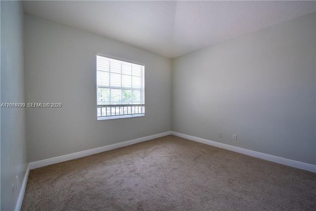 3371 Lakeside Dr 27, Davie, FL 33328