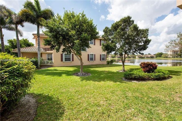3371 Lakeside Dr 27, Davie, FL 33328