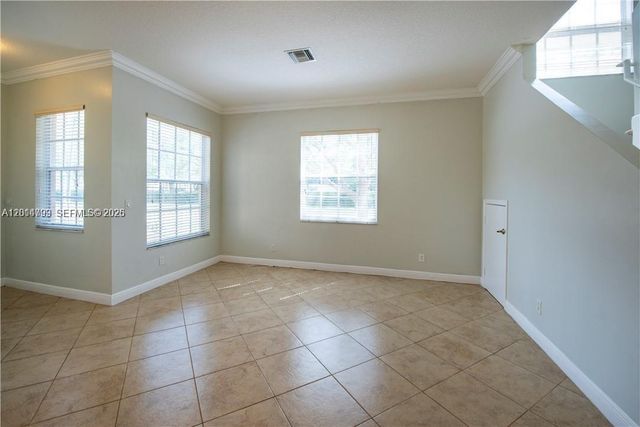 3371 Lakeside Dr 27, Davie, FL 33328