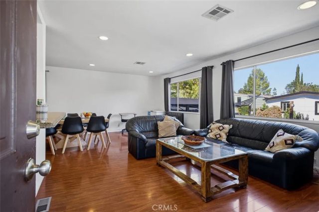 23777 mulholland 203, Calabasas, CA 91302