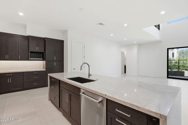 6525 E CAVE CREEK Road 101, Cave Creek, AZ 85331