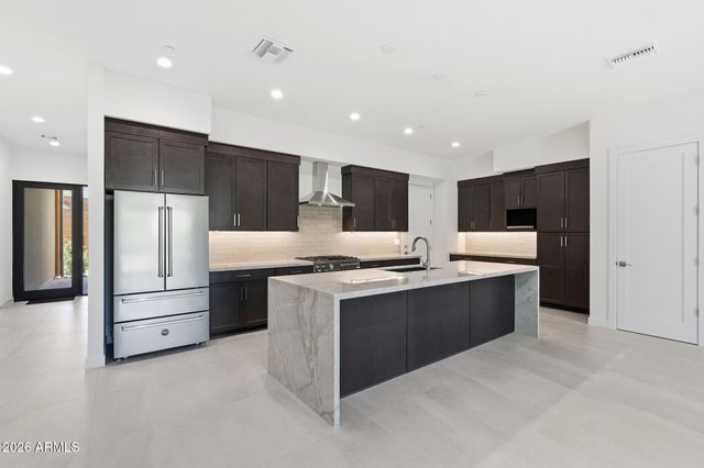 6525 E CAVE CREEK Road 101, Cave Creek, AZ 85331
