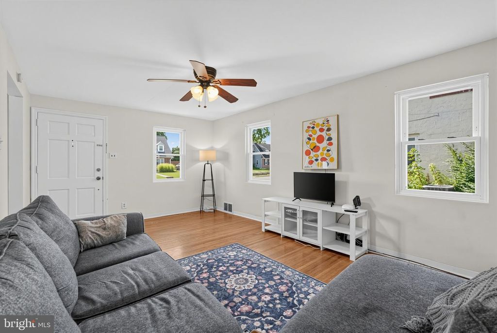 2739 SPRINGHILL RD, SECANE, PA 19018 — photo 4