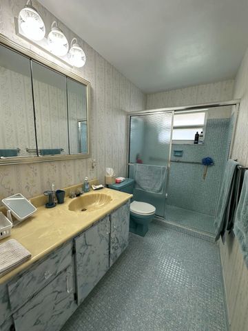 5725 Fernley Drive E 40, West Palm Beach, FL 33415