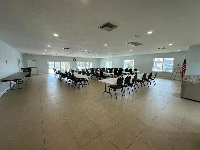 5725 Fernley Drive E 40, West Palm Beach, FL 33415