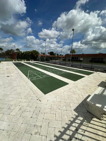 5725 Fernley Drive E 40, West Palm Beach, FL 33415