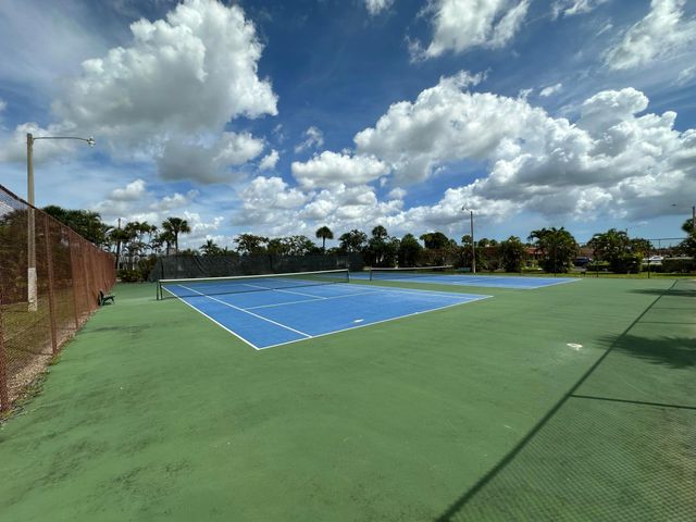 5725 Fernley Drive E 40, West Palm Beach, FL 33415