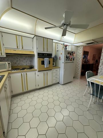 5725 Fernley Drive E 40, West Palm Beach, FL 33415