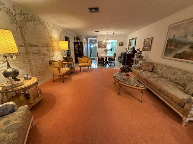 5725 Fernley Drive E 40, West Palm Beach, FL 33415