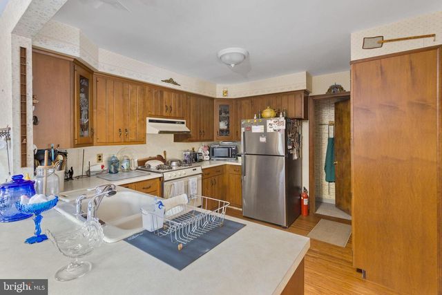 156 TETTEMER AVE, Hamilton, NJ 08610