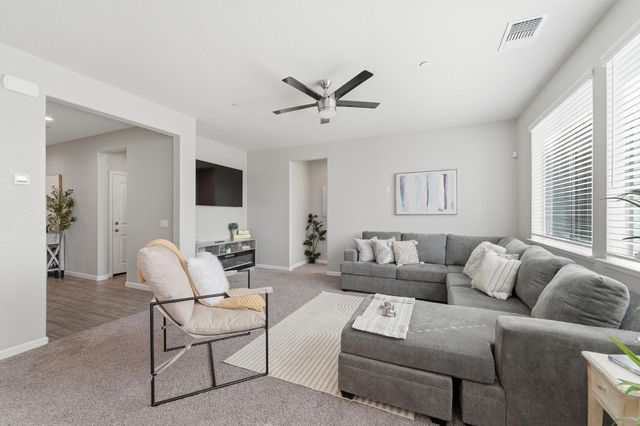 656 Chestnut St, Oakdale, CA 95361