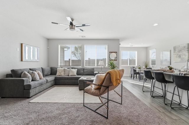 656 Chestnut St, Oakdale, CA 95361